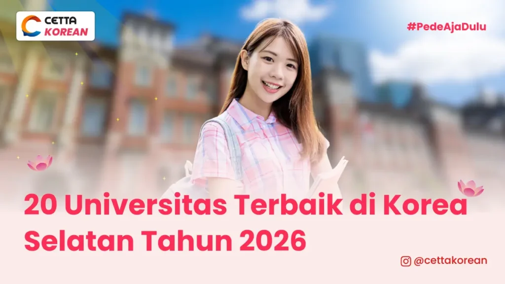 seorang perempuan Asia mengenakan tas dan memegang buku di tangannya