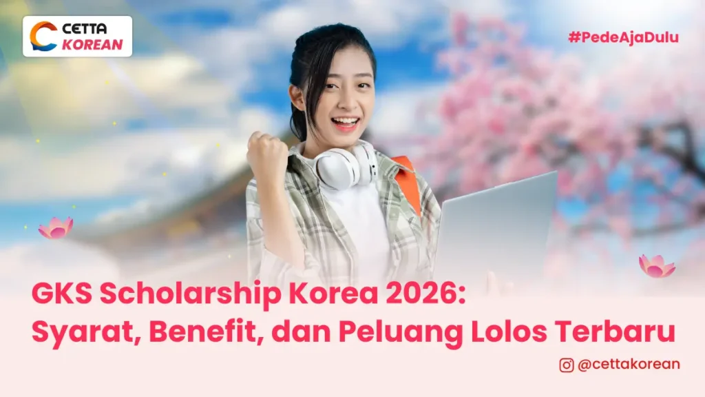 seorang perempuan sedang menghadap laptop